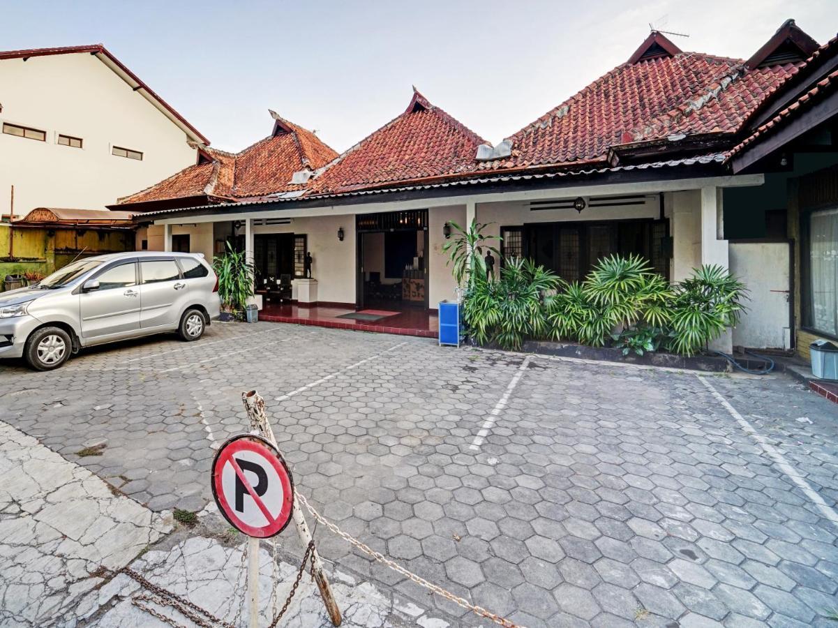 Oyo 90676 Oryza Hotel Yogyakarta Exteriör bild